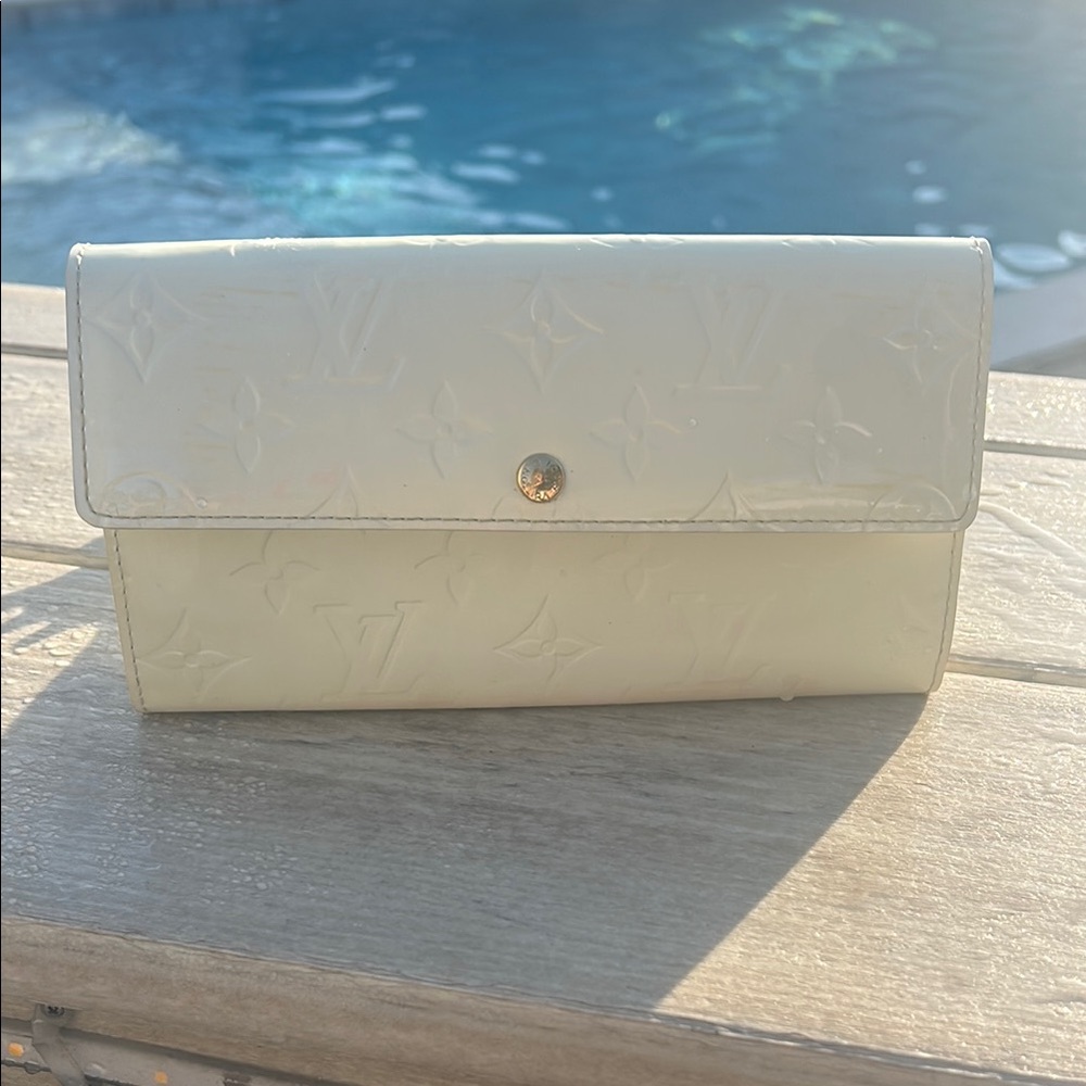 Louis Vuitton Monogram Vernis Sarah Wallet